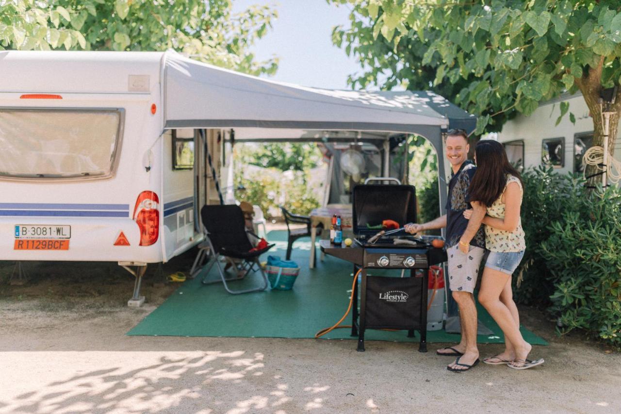 Camping Senia Caballo De Mar Пинеда де Мар Екстериор снимка
